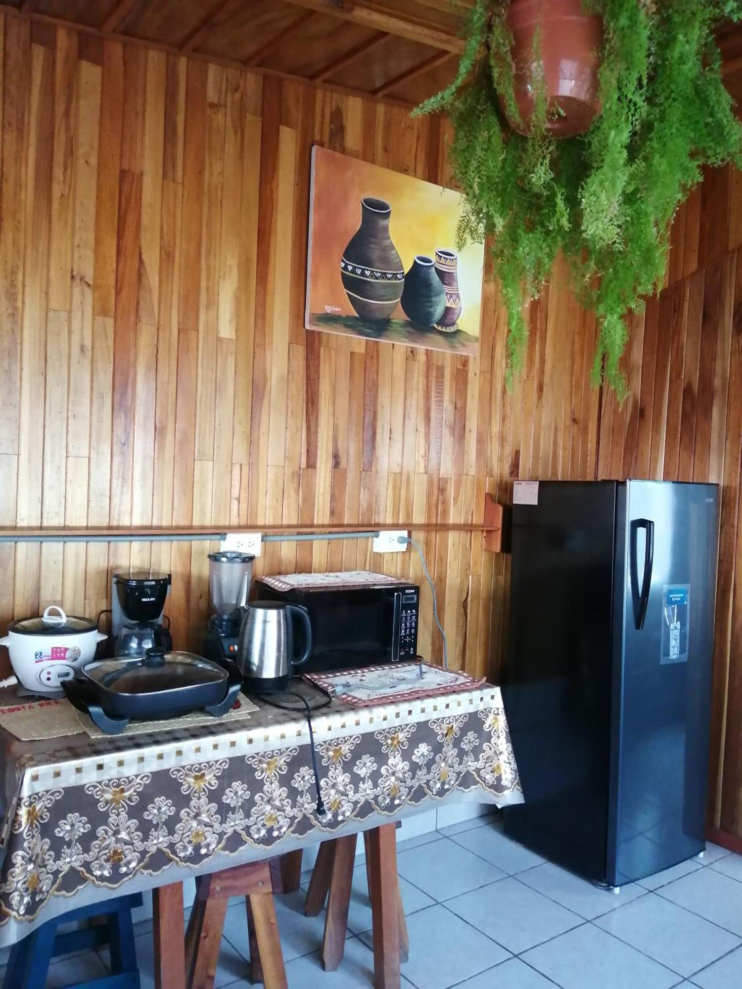 Pension Y Cabinas Colibri B&B Costa Rica Monteverde Kültér fotó